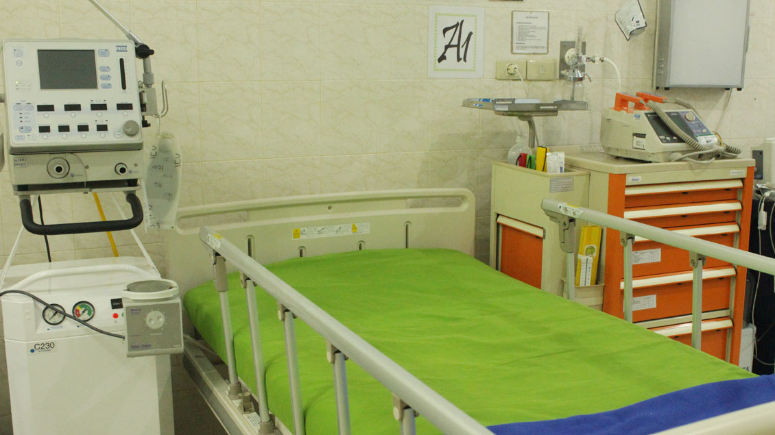 ICU (Intensive Care Unit)